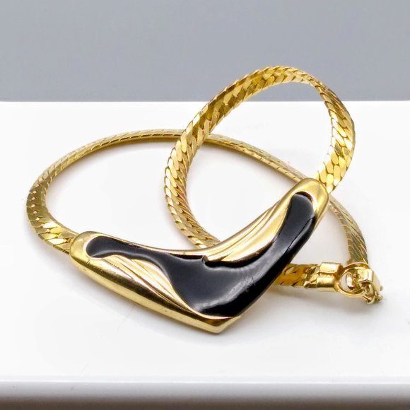 Chic Vintage Crescent Necklace, Gold Tone Herringbone Chain Choker with Black En - Picture 3 of 4